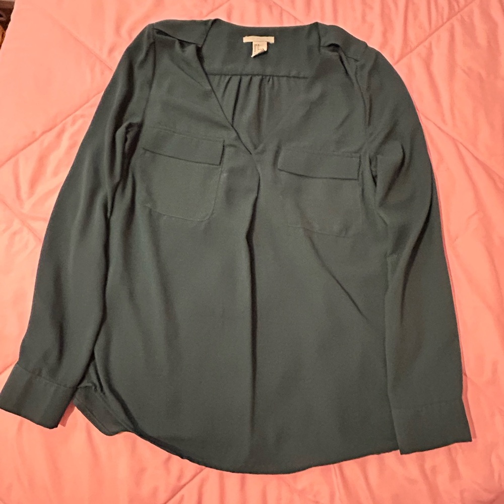 H&M Green Long Sleeve V-Neck Blouse